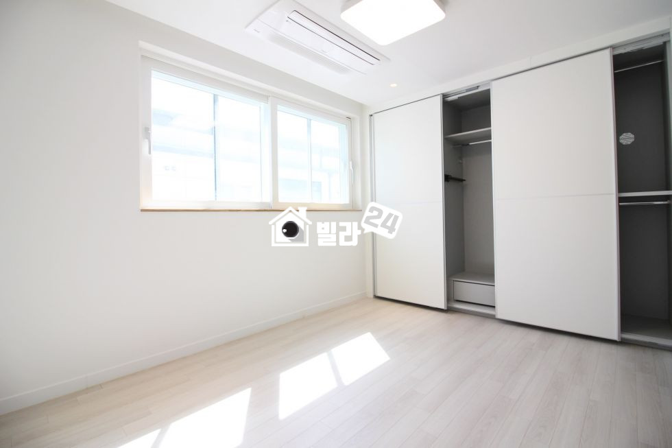경기 용인수지구 고기동 ▶복층 방4개 + 테라스까지◀ 아니 이거 아파트보다 더 좋은거 아닌가...♥너무나 좋은 구조♥ 분양 매물번호 30662 사진 6