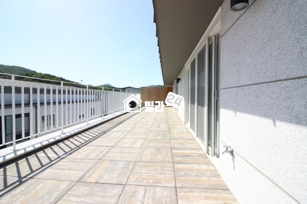 경기 용인수지구 고기동 ▶복층 방4개 + 테라스까지◀ 아니 이거 아파트보다 더 좋은거 아닌가...♥너무나 좋은 구조♥ 분양 매물번호 30662 사진 17