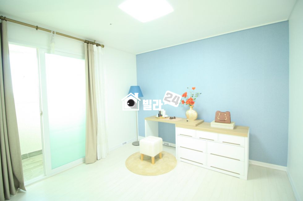 경기 의정부시 용현동 ❦❦ 송산역!! 방2개 ❦❦ 트인전망 § 초역세권 § 고급자제 § 직접 보셔야 어떤느낌인지 알 수 가 있어요~~~!!!!! 구조도 완벽한 집이에요~~~!!!!!!! 분양 매물번호 33467 사진 4