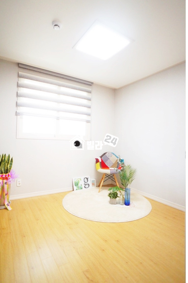 경기 용인기흥구 공세동 ♠♠ 공세동!!! 으뜸!!! ♠♠ 삼성SDI 가까워요~~!!!! 아파트단지 밀집~~!!! 코스트코 가까워요~~✌ 심플하고 감각있는 집~~✌ 너무 좋아요~~~!!!!! 분양 매물번호 33651 사진 4