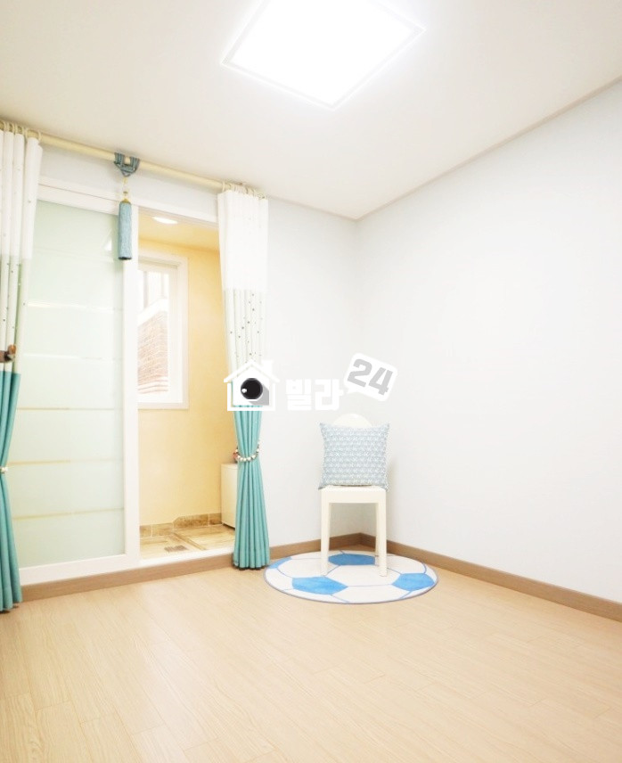 경기 용인기흥구 중동 ♣♣ 중동 쓰리룸 와우!!! ♣♣ ✨✨ 신혼부부 추천드리는 집 ✨✨ 초,중학교 가까워요 ☞☞ 살기좋은 동네~~~!!!!! 조용한 동네에요~~~♥♥♥ 분양 매물번호 33657 사진 6