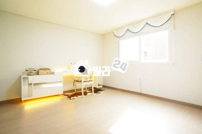 경기 용인기흥구 중동 ♣♣ 중동 쓰리룸 와우!!! ♣♣ ✨✨ 신혼부부 추천드리는 집 ✨✨ 초,중학교 가까워요 ☞☞ 살기좋은 동네~~~!!!!! 조용한 동네에요~~~♥♥♥ 분양 매물번호 33657 사진 7