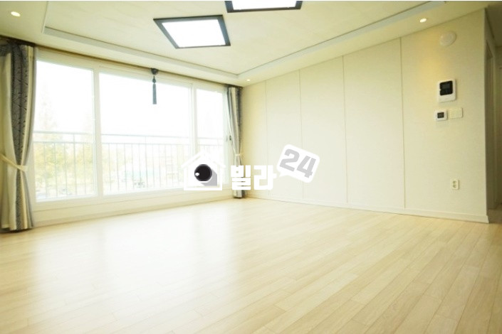 경기 용인기흥구 공세동 ☞☞ 공세동!!! 이쁜집 화사해요!!! ☜ ☜ 실용적이고 이쁜주방!!! 구조도 좋은집!!! 잘 나온 쓰리룸 이에요~~~!!!! 분양 빠르게 되고있어요~~!!!! 분양 매물번호 33659 사진 1