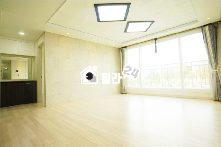 경기 용인기흥구 공세동 ☞☞ 공세동!!! 이쁜집 화사해요!!! ☜ ☜ 실용적이고 이쁜주방!!! 구조도 좋은집!!! 잘 나온 쓰리룸 이에요~~~!!!! 분양 빠르게 되고있어요~~!!!! 분양 매물번호 33659 사진 2