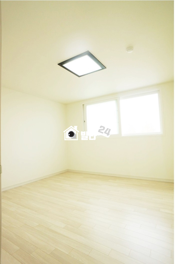 경기 용인기흥구 공세동 ☞☞ 공세동!!! 이쁜집 화사해요!!! ☜ ☜ 실용적이고 이쁜주방!!! 구조도 좋은집!!! 잘 나온 쓰리룸 이에요~~~!!!! 분양 빠르게 되고있어요~~!!!! 분양 매물번호 33659 사진 5