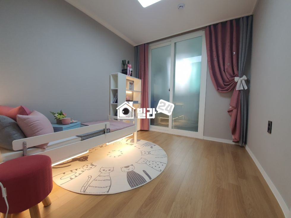 경기 용인기흥구 중동 ♥ [실제촬영/노보정] ♥ 지하주차장 *한샘욕실/씽크대시공/*거실장/드레스룸/붙박이장 옵션 ★/ 용인 전체를 포함해도 정말 크고 고급스러운 그런 집입니다 얼릉 연락주세요 분양 매물번호 31835 사진 6