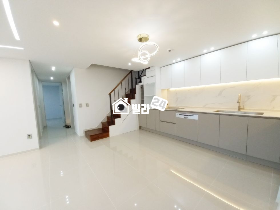 경기 양주시 덕계동 ▶ 양주 덕계동 복층 매물 / 딱 2세대 남았어요 / 전망 끝내줘요 ~복층 층고 엄청 높아요^^ 분양 매물번호 35419 사진 3