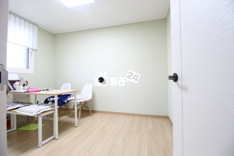 경기 양주시 회정동 ☆★ 양주시 대단지 3룸 ☆★ 학군인접 / 버스정류장 도보 3분 / 교통이 편리한곳 분양 매물번호 31194 사진 4