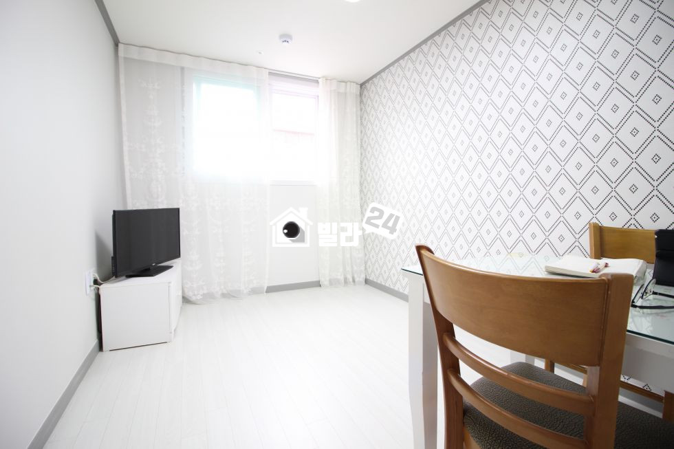 경기 안양동안구 비산동 이 가격에? 이렇게 넓은 거실이!! 완전 대박 입니다!! 분양 매물번호 30671 사진 7