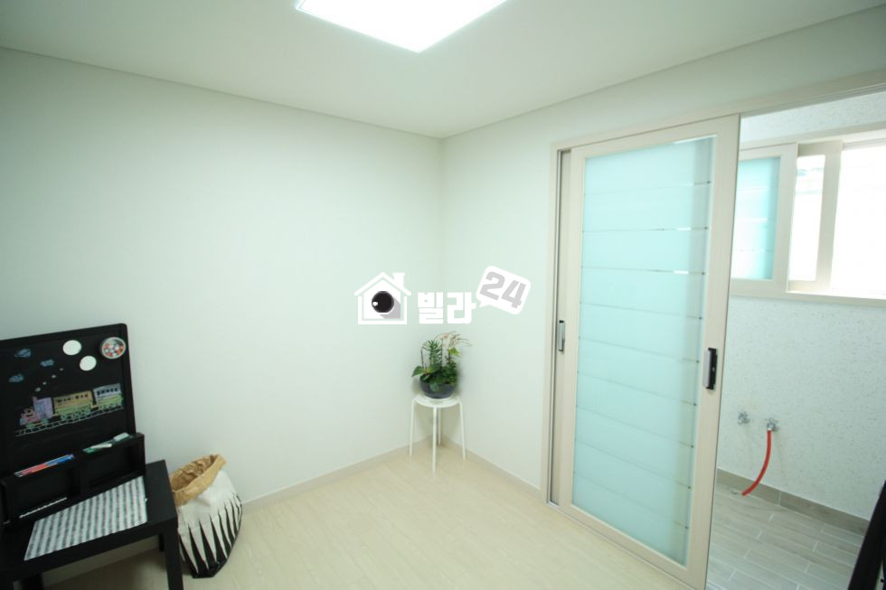 서울 중랑구 망우동 ◐이야 이건 뭐 마트에 영화관에 시장에 주변상권이 그냥 굿!!!대형평수!!!◐ 분양 매물번호 31215 사진 8
