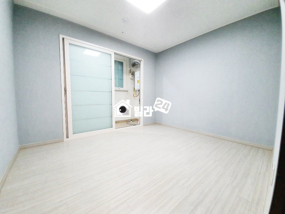 경기 군포시 금정동 ■ 금정역도보9분/금정초도보4분/산본시장도보7분/ 금정역GTX 확정으로 인하여 앞으로 많은 개발이 기대되는 곳 3룸 입니다 !!!!!! 분양 매물번호 31379 사진 6