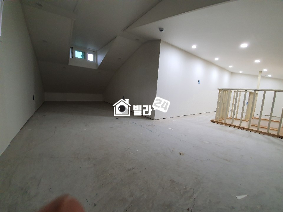 경기 군포시 금정동 ★1.4호선 금정역도보10분 넓은 복층공간에 굵고 진한 테라스 까지 !!!!! 정말 복층치고 저렴합니다 ★ 선착순 1분!!! 분양 매물번호 31381 사진 8