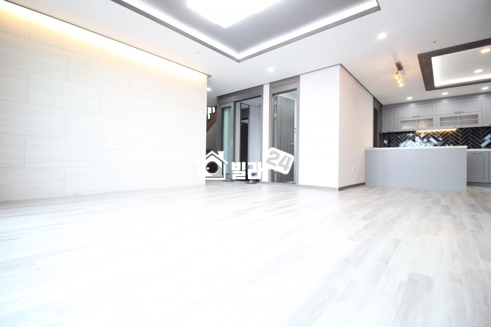 서울 송파구 방이동 【 ★송파구 귀한 복층★】 ＃초대형평수 ＃야외테라스 ＃펜트리장 # 안정적인계단 분양 매물번호 31390 사진 2