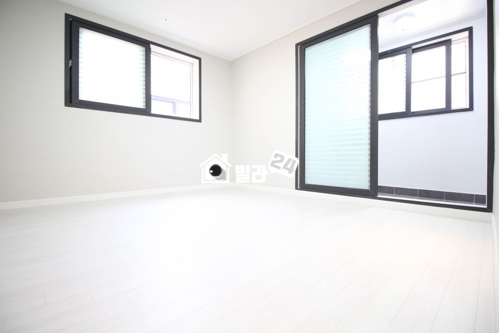 서울 마포구 성산동 ▶▷마포구에서 제일 넓은 신축빌라◁◀ 거실과 방3개 모두 다 넓은 구조!! 대가족 고객님 강력추천!! 분양 매물번호 31582 사진 5