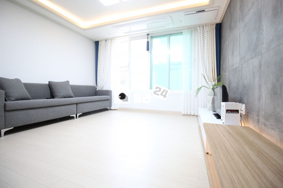 서울 중랑구 면목동 【면목역 도보5분】 거실,주방,방 다~~큰집!!! ■일렬주차장 / 대로변위치 / 정남향■ 분양 매물번호 31602 사진 1