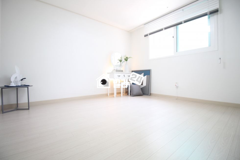서울 중랑구 면목동 【면목역 도보5분】 거실,주방,방 다~~큰집!!! ■일렬주차장 / 대로변위치 / 정남향■ 분양 매물번호 31602 사진 4