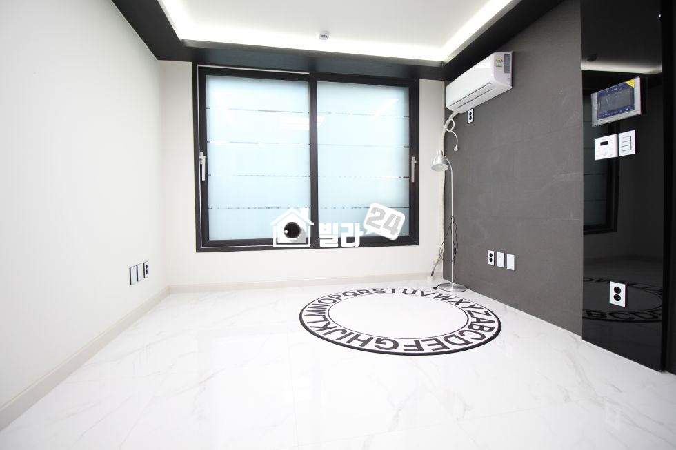 서울 동작구 상도동 ◐블랙&화이트 세련된 인테리어로 인기현장◑ 초,중학교와 어린이집, 공원이 바로 인접해있는곳!! 분양 매물번호 31609 사진 1