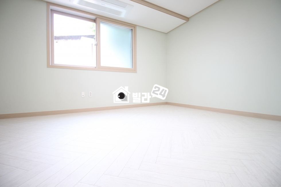 서울 마포구 연남동 ■□연남동 넓은 2룸□■ 마포구청역/홍대입구역 이용 **시스템에어컨 2대, 인덕션, 식탁** 분양 매물번호 31836 사진 5