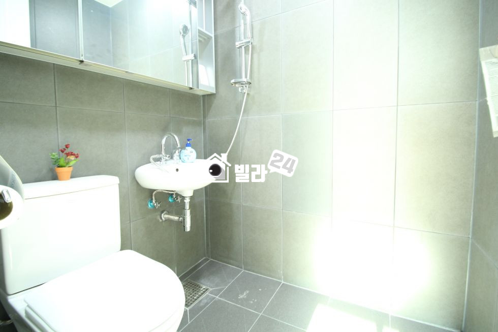 경기 안양만안구 안양동 ♬♬♬안양동 3룸♬♬♬지금까지 이런집은 없었다 아파트인가 빌라인가!!! 분양 매물번호 32408 사진 8
