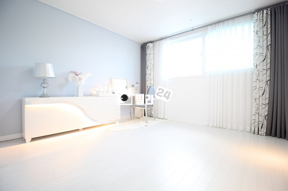서울 강남구 일원동 ■일원동 반응 핫한 3룸~!!■ A++강력추천♣ 대청역 도보5분 + 초중고교 5분이내 + 반듯하고 깔끔한 구조 + 밝은채광 ♥ 분양 매물번호 32696 사진 4
