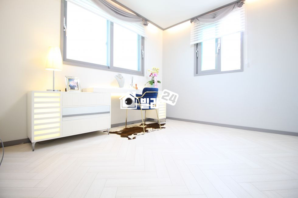 서울 강남구 논현동 ◆《 논현동 풀옵션 2룸 》◆ 분양가는 저렴하고 퀄리티는 최상!! 3룸같이 넓은 구조의 투룸!!! 분양 매물번호 32705 사진 4