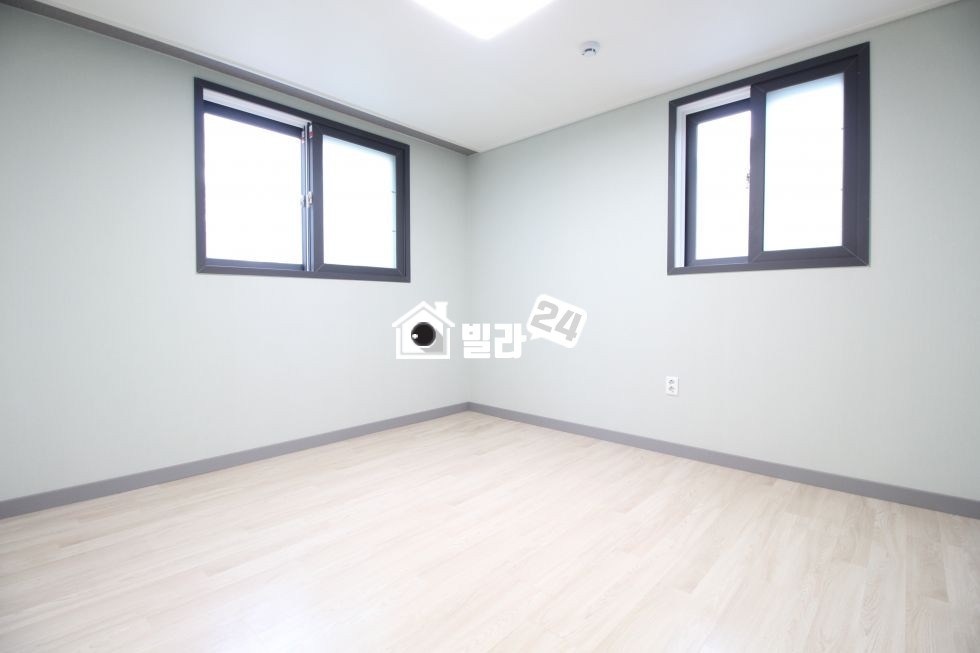 서울 관악구 남현동 ◆◇남현동에서 제~일 큰 집◆◇ 방 3개 다 넓은 구조 ▶▷대가족 거주 OK~!! 분양 매물번호 32765 사진 6