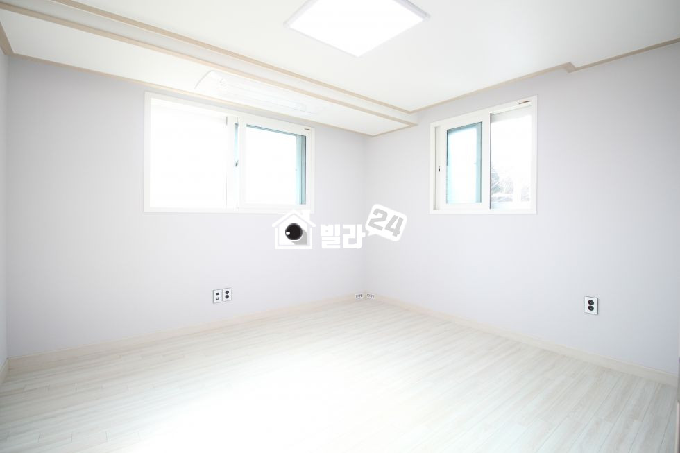 서울 마포구 연남동 ✪✪ 연남동 보기힘든 투룸 빌라에요~~ ✪✪ 가좌역 가깝고 살기좋아요~~ 인테리어 깔끔하고 경성중학교 가까워요!!!! 성산동우체국 인근!!!! 음.. 언른보셔야해요~~~❣❣❣ 분양 매물번호 32866 사진 4