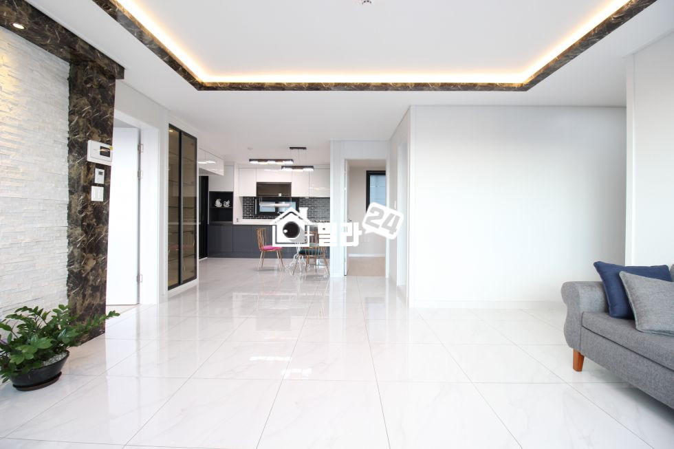 서울 강동구 성내동 ●실평수28평 ((성내동 큰집))● 고급 폴리싱타일 + 주방 옆 다용도실 + 넓은 방들 = 100점!!!◁◀ 분양 매물번호 32882 사진 2
