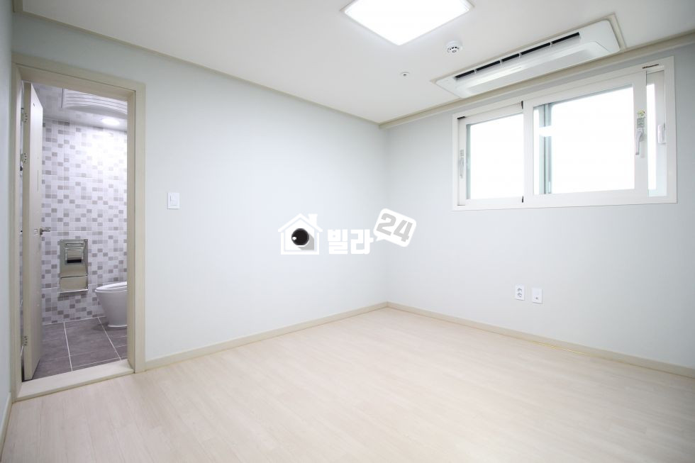 서울 강동구 성내동 ◆◇강동역 3분/ 아파트 구조◆◇ 반듯하고 안정적인 구조 * 정남향집의 엄청난 채광!!! 성내동 3룸입니다.^^ 분양 매물번호 33002 사진 4