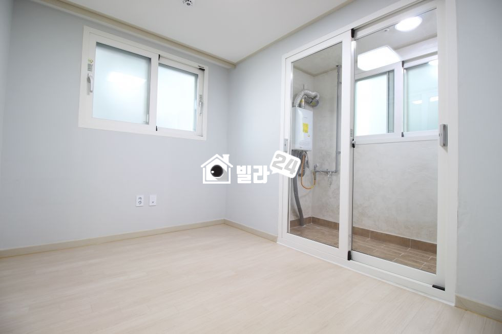 서울 강동구 성내동 ◆◇강동역 3분/ 아파트 구조◆◇ 반듯하고 안정적인 구조 * 정남향집의 엄청난 채광!!! 성내동 3룸입니다.^^ 분양 매물번호 33002 사진 6
