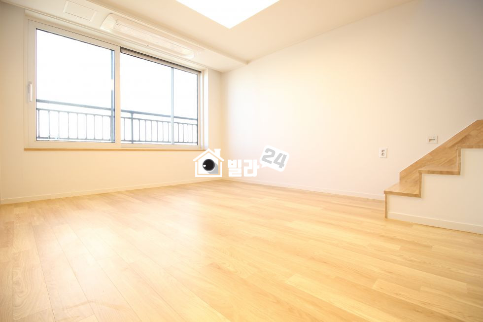 서울 송파구 오금동 ▶오금동 테라스복층◀ 대가족분들 강.력.추.천✔ 적절한 공간분리로 실용적인 구조✔ 주방2개 욕실3개!!! 두 가족이 거주하셔도 OK~!! 분양 매물번호 33032 사진 1