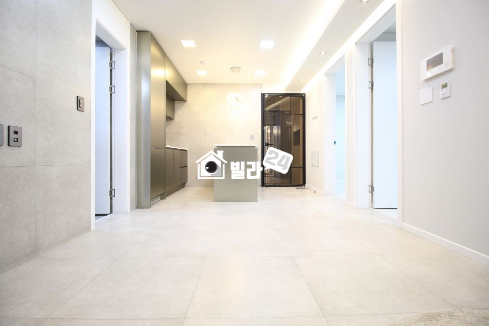 서울 강남구 청담동 【 청담동 풀옵션 투룸 】♛ 청담동 최강학군 / 최고급자재 / 백화점 / 올림픽도로 / 공원까지✨ 최상의 위치를 잡으세요~!! 분양 매물번호 33041 사진 3