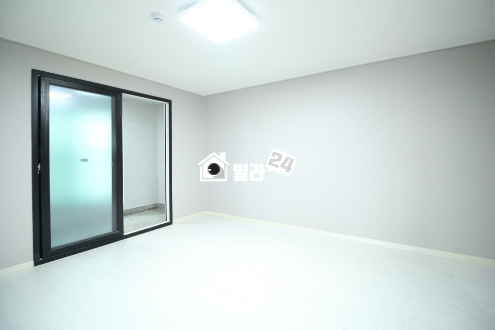 경기 구리시 수택동 구리에서 ✔넓은집✔ 찾으시나요?! ▶▶운동장인지 거실인지!!◀◀ 주차100% + 백화점 + 구리역 호재 고루고루 갖춘 효자매물❤ 분양 매물번호 33116 사진 4