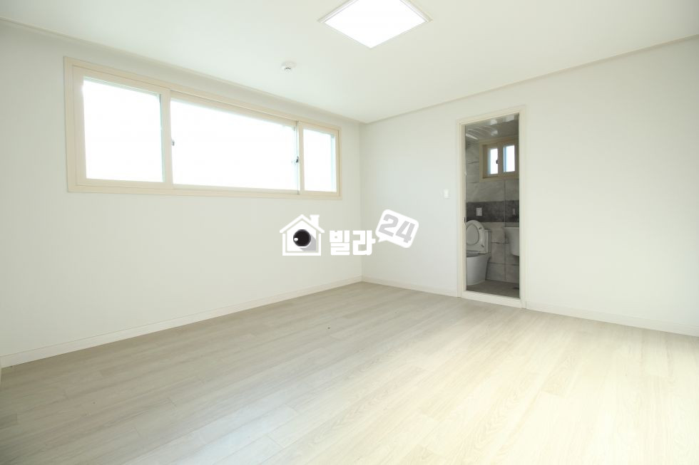 서울 성북구 안암동2가 ◐고려대 인근 / 안암역세권 3룸◑ 주방과 거실이 분리된 구조의 방 3개 다 큰 집입니다 ★☆ 분양 매물번호 32870 사진 4