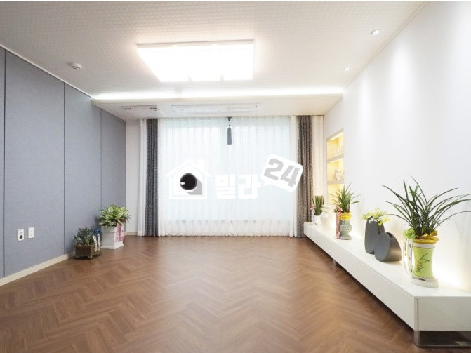 서울 도봉구 방학동 ♔♔ 방학역 가까운!!!! 예쁜쓰리룸!!!!!! ♔♔ 내진설계✔ 친환경 고급자재✔ 럭셔리 바닥자재✔ 하루종일 밝은집이에요~~~ 학군도 가까워요~~~ 볼수록 기분 좋아지는 집이에요!!!!!! 분양 매물번호 32838 사진 1