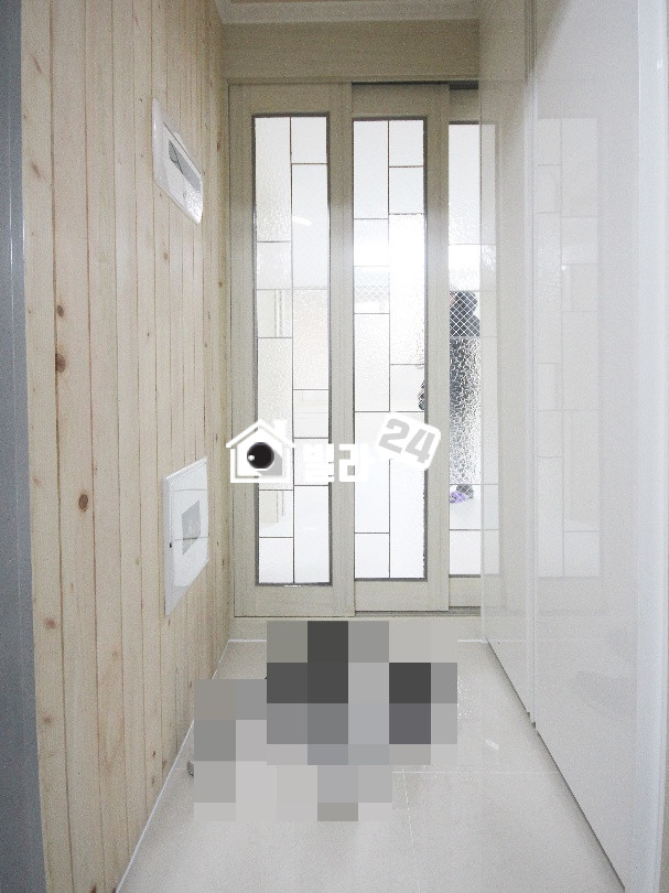 서울 광진구 자양동 ☞☞ 구의역 역세권 # 투룸 # 추천!!!! ☜ ☜ 주방도 넓고 방도 큼직하게 실용적인 구조로 잘 나온 투룸 이에요~~~~ 화사하면서 차분한 인테리어~~!!!! 활용하기 좋은 다용도실~~!!!! 분양 빠른집 마감임박이이에요~~!!!!!!!!!! 분양 매물번호 32809 사진 6