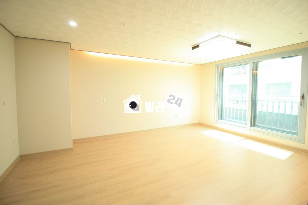 경기 수원권선구 세류동 ◈◈ 세류역!! 신축 이쁜집!! ◈◈ 공원이 가까워서 좋아요~~!!!! 투룸인데 쓰리룸 처럼 커서 좋아요~~!!!! 위치 너무좋아요~~~~!!!!!!! 분양 매물번호 33323 사진 2