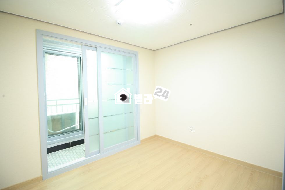 경기 수원권선구 세류동 ◈◈ 세류역!! 신축 이쁜집!! ◈◈ 공원이 가까워서 좋아요~~!!!! 투룸인데 쓰리룸 처럼 커서 좋아요~~!!!! 위치 너무좋아요~~~~!!!!!!! 분양 매물번호 33323 사진 5
