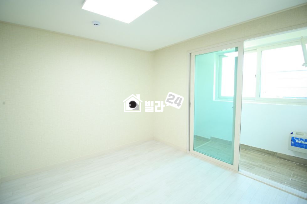 경기 군포시 부곡동 ✠✠ 의왕역 도보OK 복층!!! ✠✠ 편의시설 굿!!! 알짜배기!!! 구조도 너무 좋고 테라스도 넉넉해요~~~ 꼭 보세요~~~~♡♡♡ 분양 매물번호 33594 사진 4