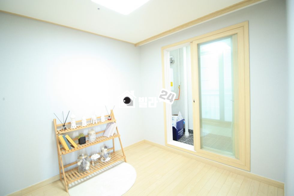경기 군포시 당동 ✪✪ 당동!!! 좋은자재 쓰리룸!!! ✪✪ 활용도 높은 공간!!!! ☻ 구조 역시 ☻ 실용적이기 까지해요~~~♥♥♥ 분양 매물번호 33588 사진 5
