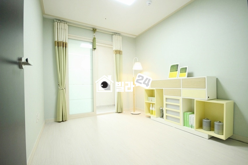 경기 수원팔달구 우만동 ♠♠ 우만동!!!쓰리룸 신축!!! ♠♠ 거실과 주방다 크기&구조 너무 좋아요!!!! ☻ 주변입지도 굿굿 ☻ 신축빌라 너무이쁘네요~~~♥♥♥ 분양 매물번호 33665 사진 5