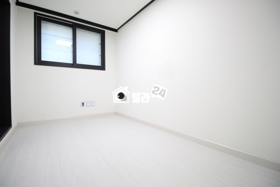 경기 군포시 당동 ●● 군포역 초역세권 #신축# ●● 딱좋은구조!!! 위치좋아요!!!! 심플하고 고급적인 ✨ 인테리어 ✨ 추천드리는 집이에요~~~❤❤❤ 분양 매물번호 33762 사진 4