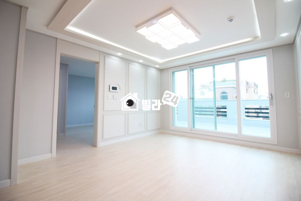 경기 수원팔달구 고등동 ☞『나만의 야외 공간을 창조하다』☜ ★테라스 매물!! 아이들이 너무 좋아하는 집!★우리집에서 바베큐 파티 할래?★ 분양 매물번호 30147 사진 1