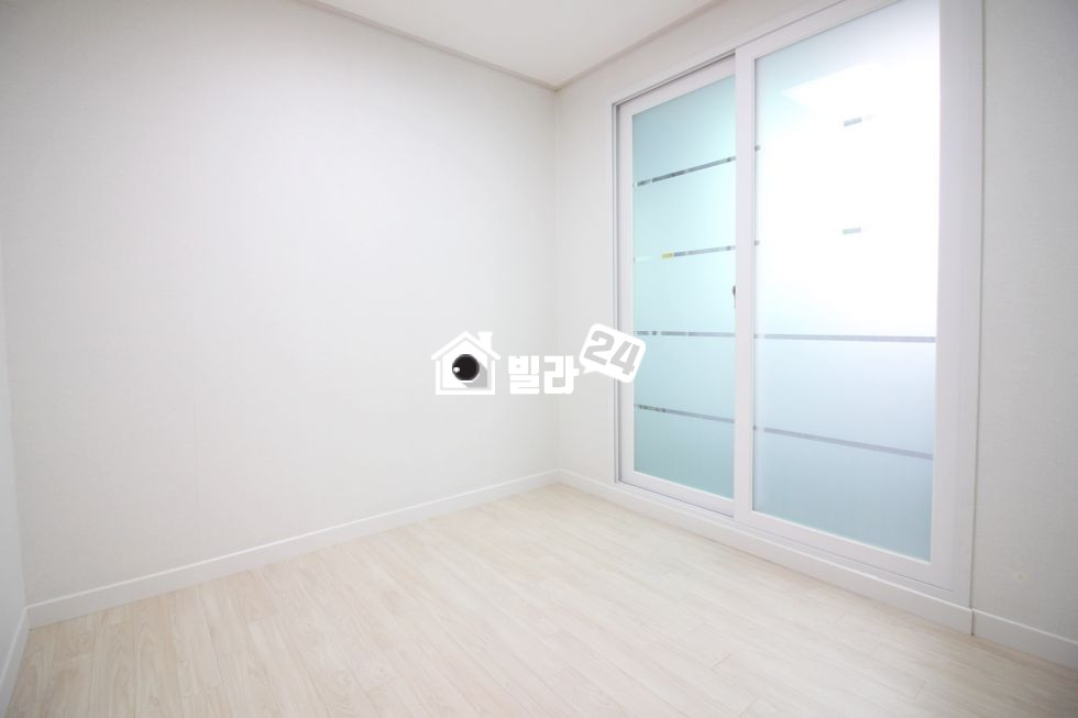 경기 수원팔달구 고등동 ☞『나만의 야외 공간을 창조하다』☜ ★테라스 매물!! 아이들이 너무 좋아하는 집!★우리집에서 바베큐 파티 할래?★ 분양 매물번호 30147 사진 7
