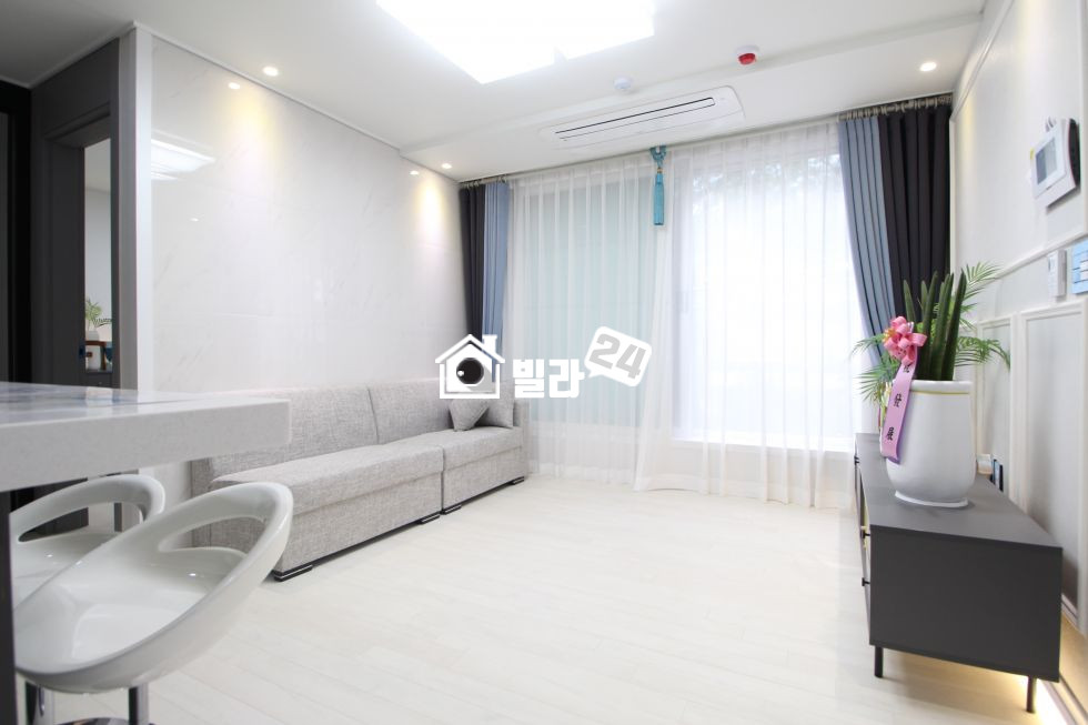 서울 관악구 봉천동 ★★ 봉천역세권 ★★ 3룸 딱한세대남음!!! 시원시원한구조 ~ ☆ 분양 매물번호 32774 사진 1