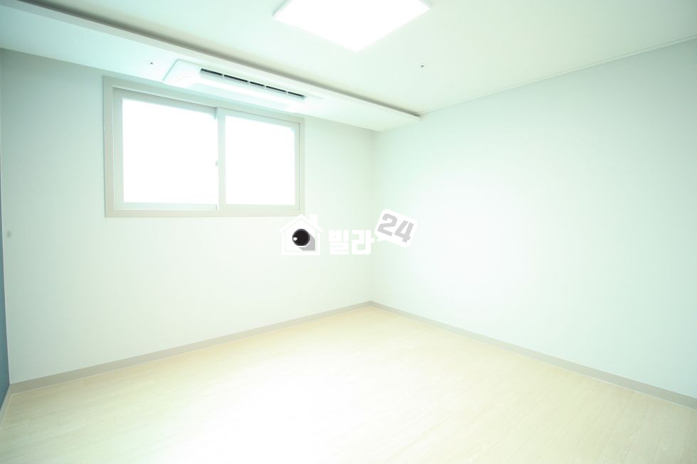 서울 중랑구 면목동 ♤♤ 면목역!!! 초역세권!!! 오우!!!! ♤♤ 거실과 주방공간 너무너무 좋아요~~!!!!! 주차도 편한 이곳~~!!!!! 시장이용하시기도 안성맞춤~~!!!! 구경오셔요~~!!!!! 분양 매물번호 34346 사진 4