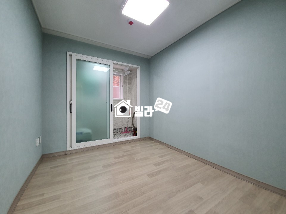서울 도봉구 창동 ♥ 주방 거실 정말 운동장... 거실큰거 좋아하신다면 서울 통틀어 바로 이집입니다 놓치지마세요 !!! 분양 매물번호 31946 사진 5