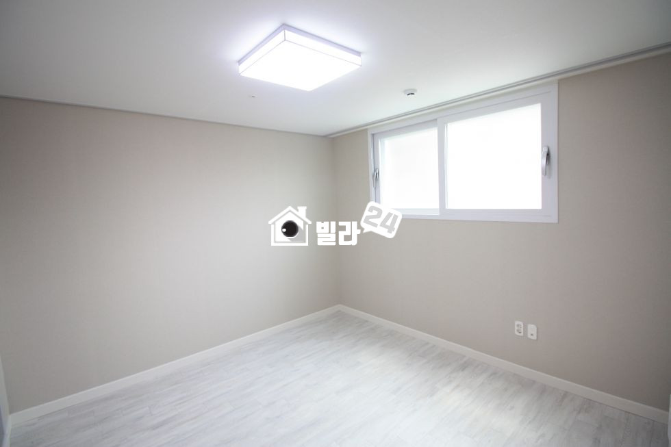 서울 중랑구 면목동 ■ 중랑구 ■ 면목동 화이트톤으로 넓고 넓어보이는 3룸 현장 , 분양 매물번호 32279 사진 4
