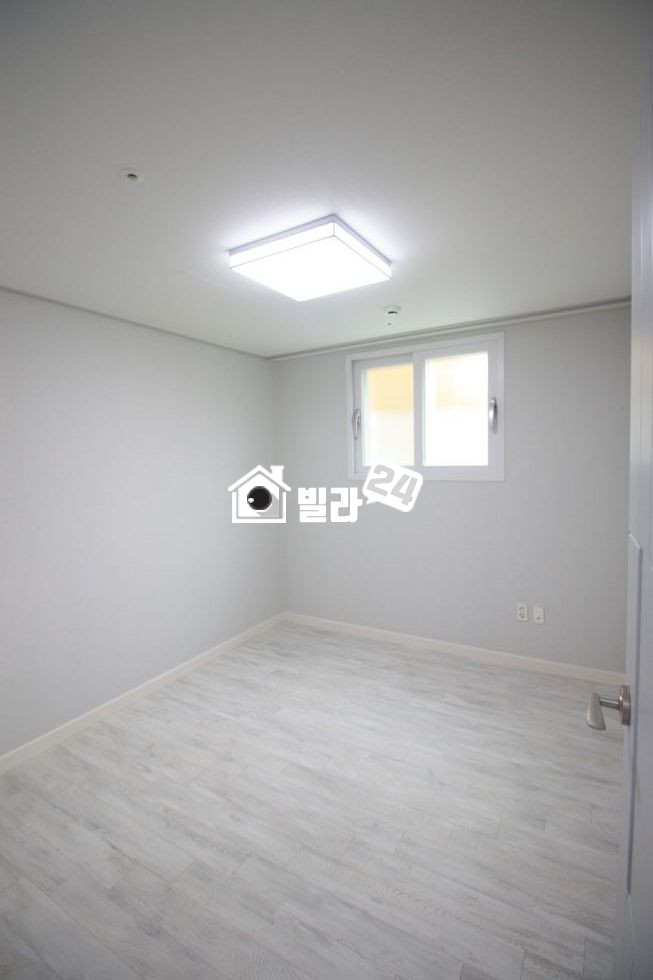 서울 중랑구 면목동 ■ 중랑구 ■ 면목동 화이트톤으로 넓고 넓어보이는 3룸 현장 , 분양 매물번호 32279 사진 5