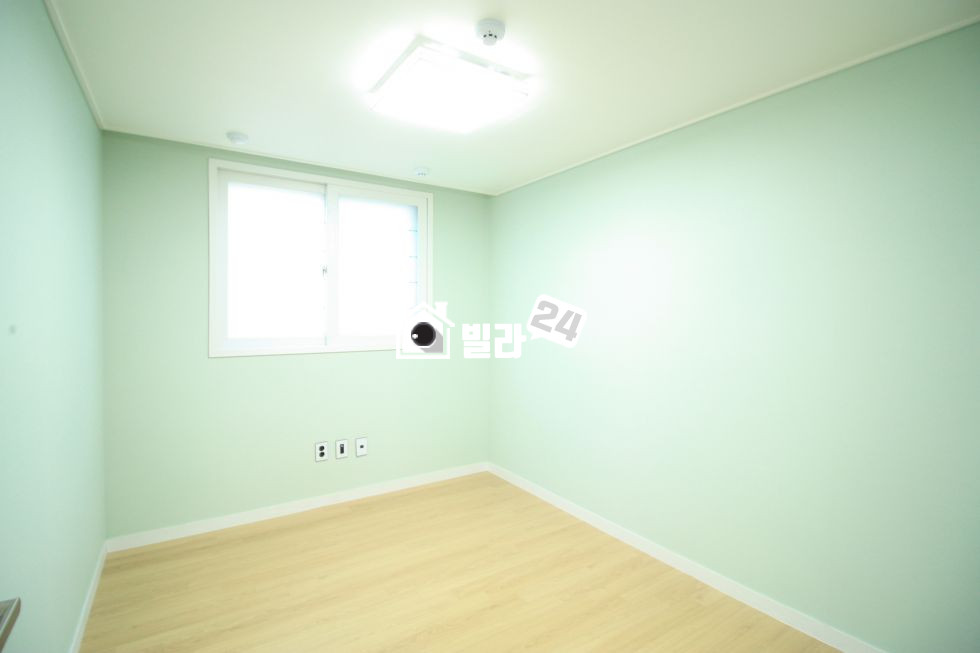 경기 수원팔달구 교동 ✪✪ 매산초등학교!!! 너무 좋은 쓰리룸!!! ✪✪ 주방과 거실공간 최고에요~~!!! 냉장고 2대 자리까지~~!!!! ☻ 구조 역시 ☻ 실용적이기 까지해요~~~♥♥♥ 분양 매물번호 33466 사진 6